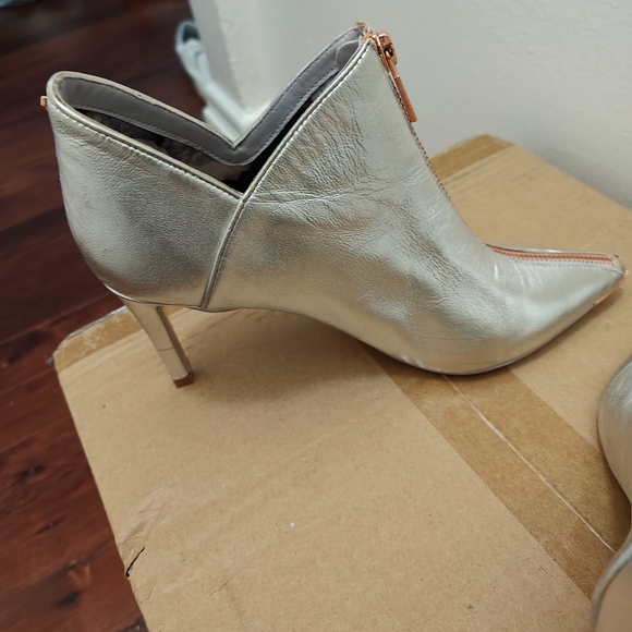 Ted Baker Silver Heeled Boots with Rose Gold Zipper - Picture 8 of 10
